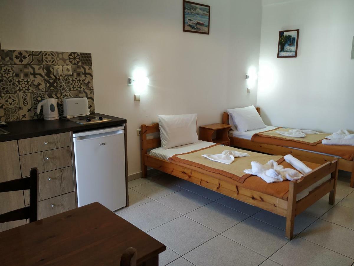 Pardalakis Studios Gerani  Exteriér fotografie