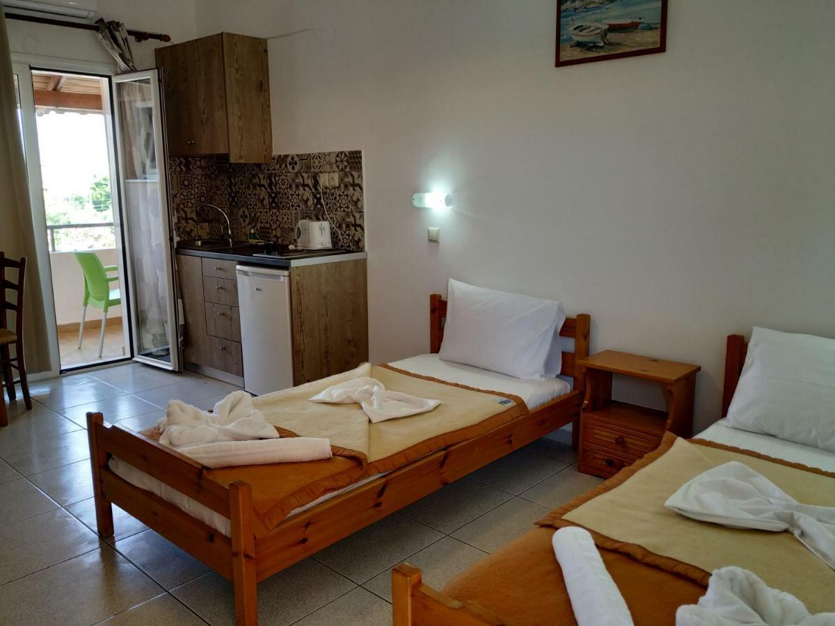 Pardalakis Studios Gerani  Exteriér fotografie