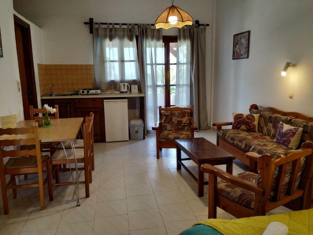 Pardalakis Studios Gerani  Exteriér fotografie