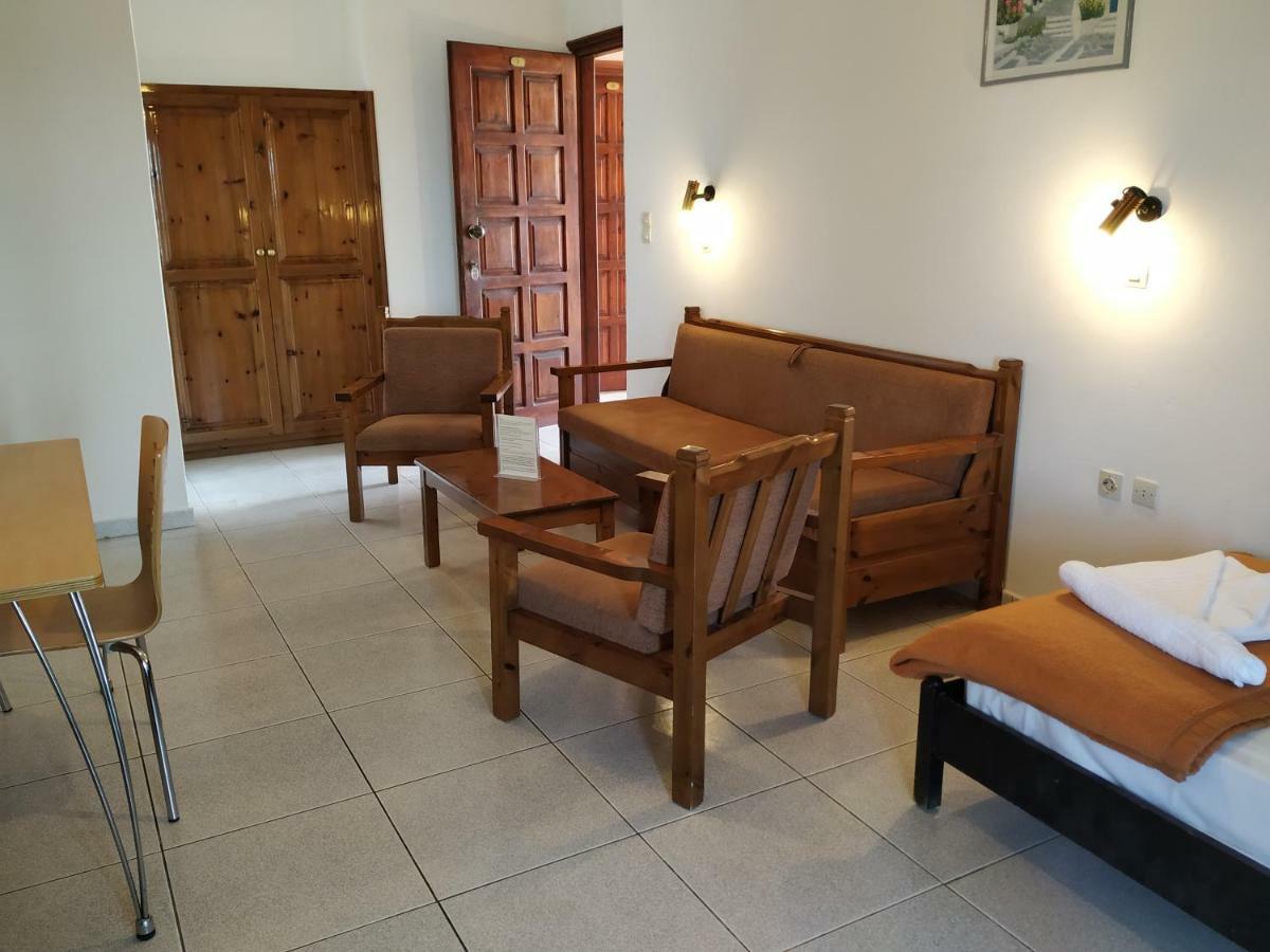 Pardalakis Studios Gerani  Exteriér fotografie