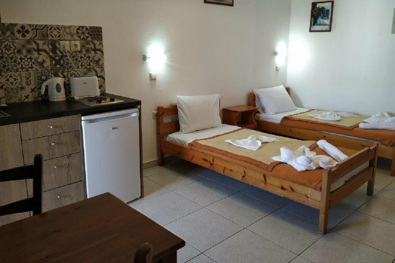 Pardalakis Studios Gerani  Exteriér fotografie